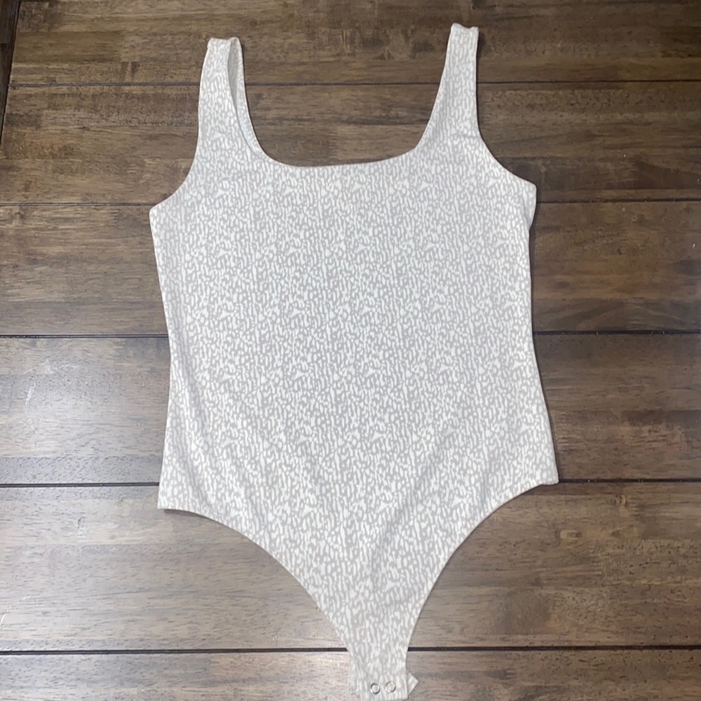 Express Sleeveless Print Bodysuit